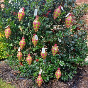 🌲𝐟𝐨𝐫𝐭𝐮𝐧𝐨𝐟𝐟 Checkered Pink/Green Holiday Christmas Ornaments (6 Pieces)